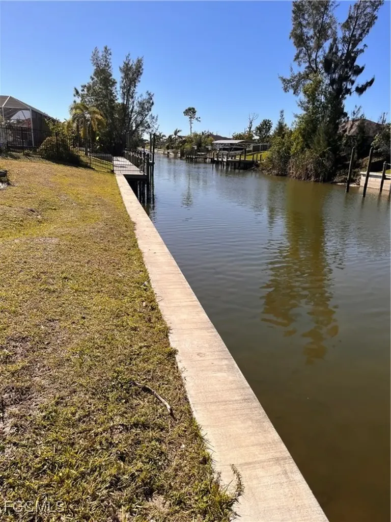 2124 SW 17th Avenue Cape Coral FL 33991