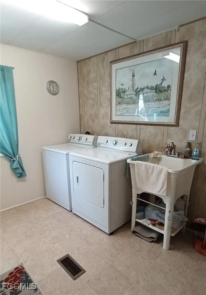 737 Knotty Pine Circle North Fort Myers FL 33917