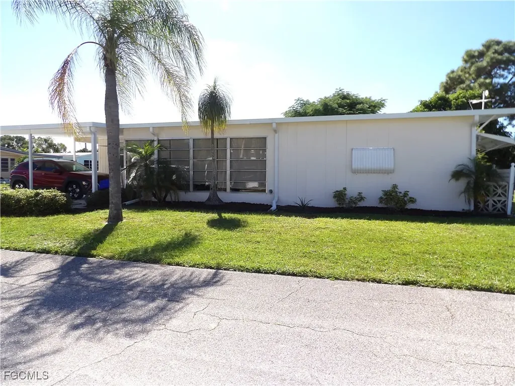 737 Knotty Pine Circle North Fort Myers FL 33917
