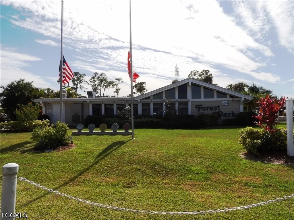 737 Knotty Pine Circle North Fort Myers FL 33917