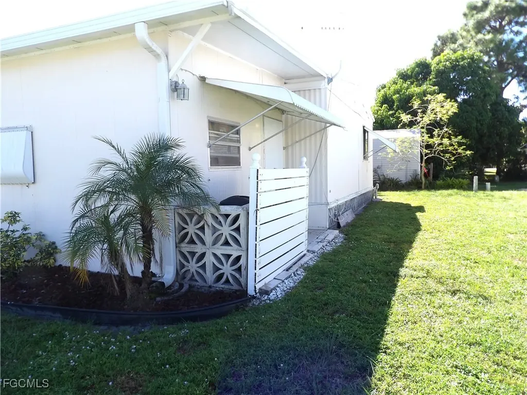 737 Knotty Pine Circle North Fort Myers FL 33917
