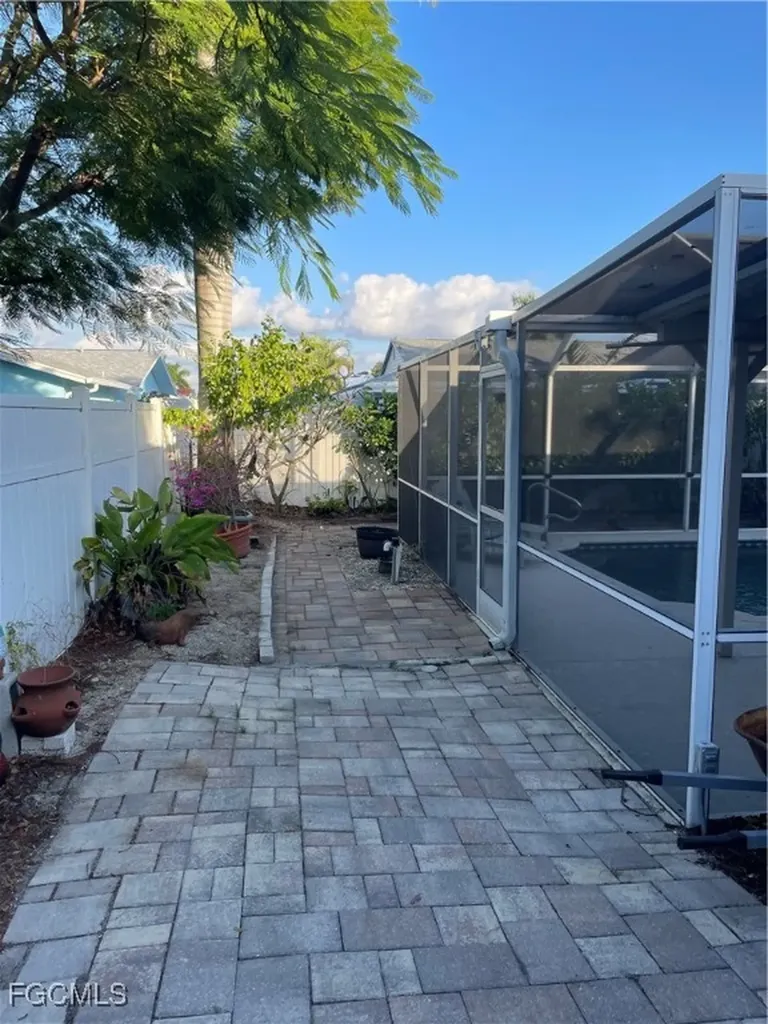 6335 Hofstra Court W Fort Myers FL 33919