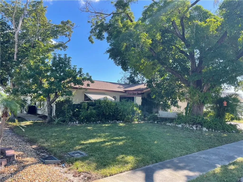 6335 Hofstra Court W Fort Myers FL 33919