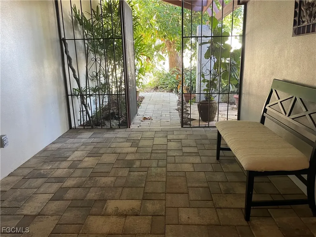 6335 Hofstra Court W Fort Myers FL 33919