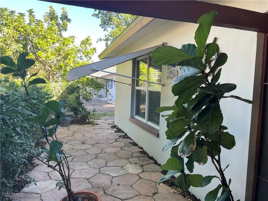 6335 Hofstra Court W Fort Myers FL 33919