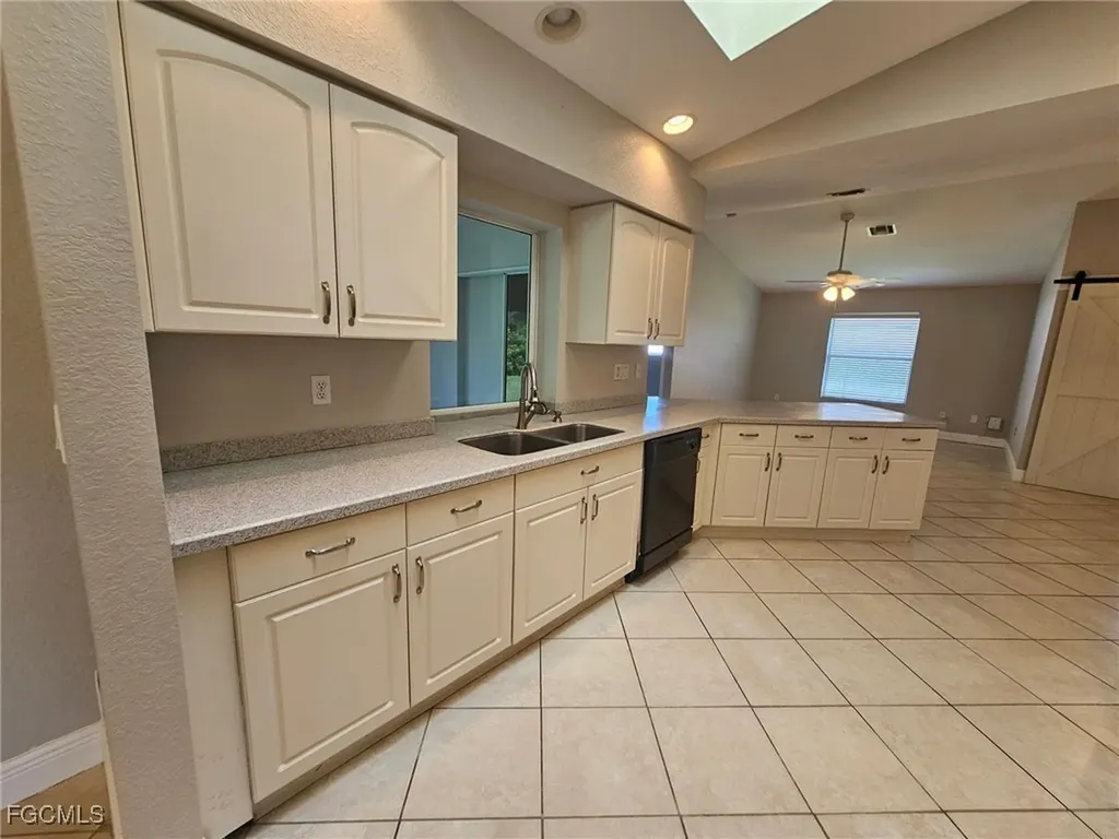 171 SE 21st Terrace Cape Coral FL 33990