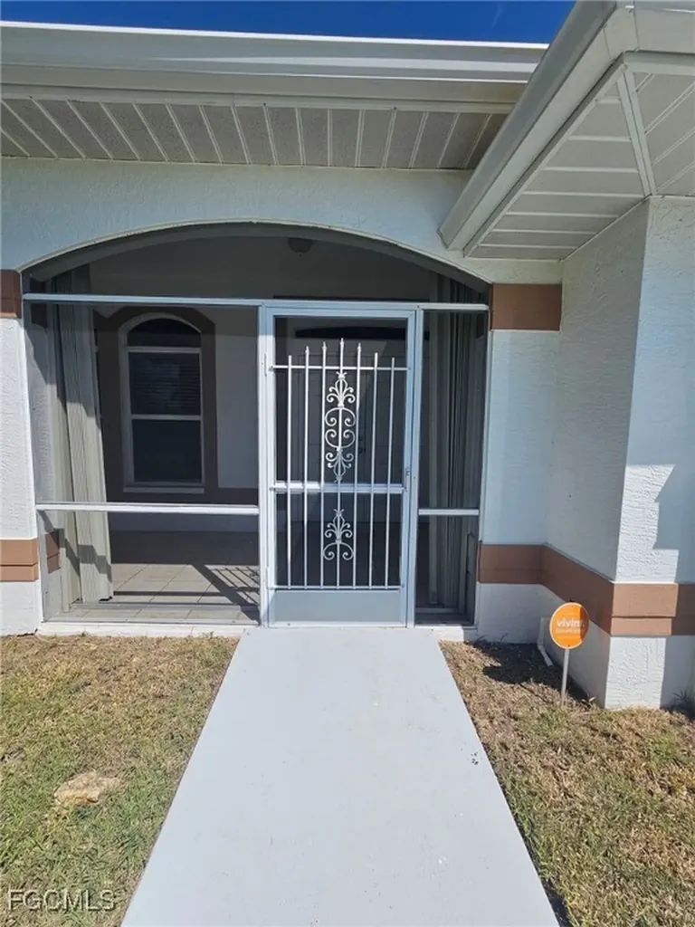171 SE 21st Terrace Cape Coral FL 33990