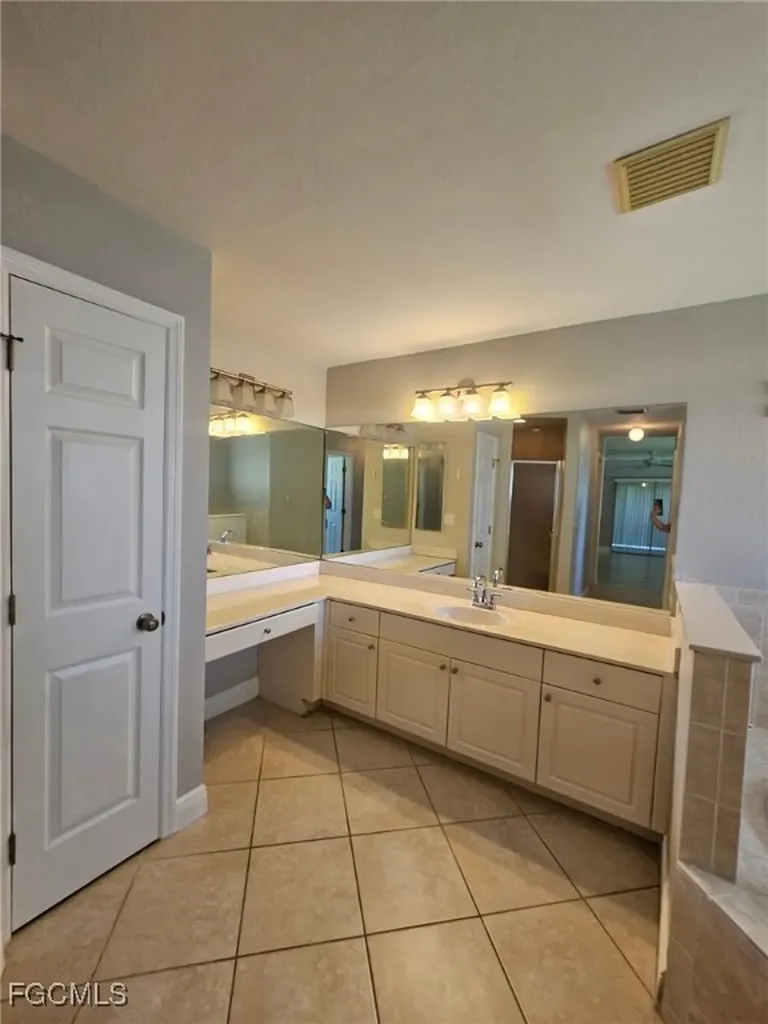 171 SE 21st Terrace Cape Coral FL 33990