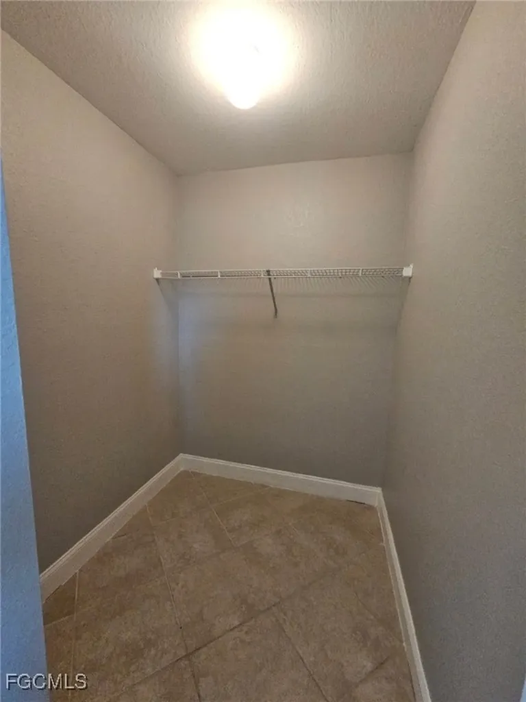 171 SE 21st Terrace Cape Coral FL 33990
