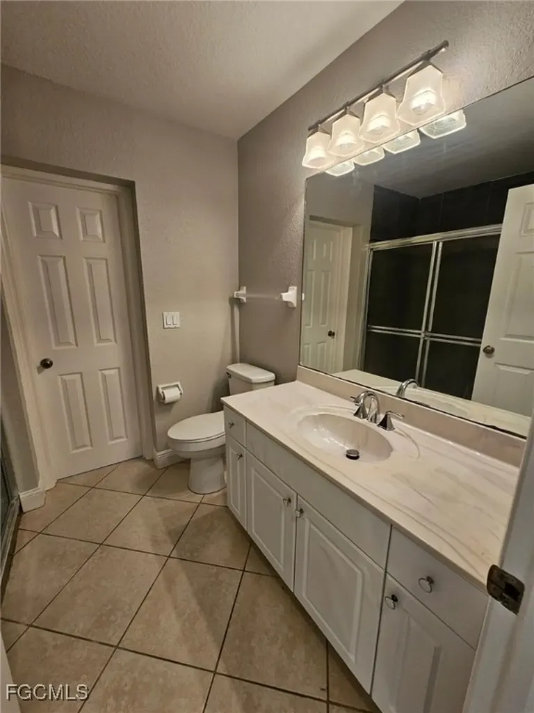 171 SE 21st Terrace Cape Coral FL 33990