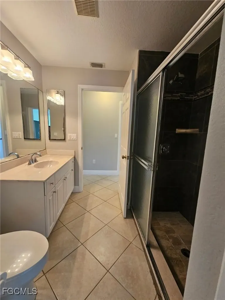 171 SE 21st Terrace Cape Coral FL 33990
