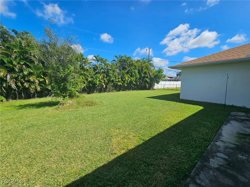 171 SE 21st Terrace Cape Coral FL 33990
