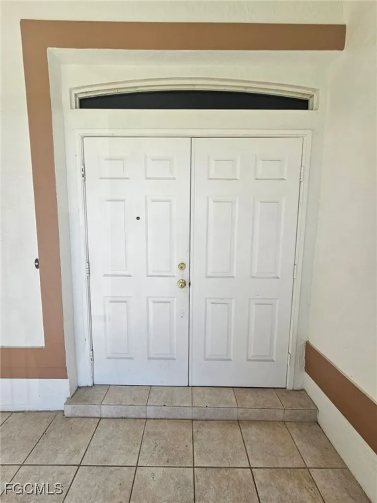 171 SE 21st Terrace Cape Coral FL 33990