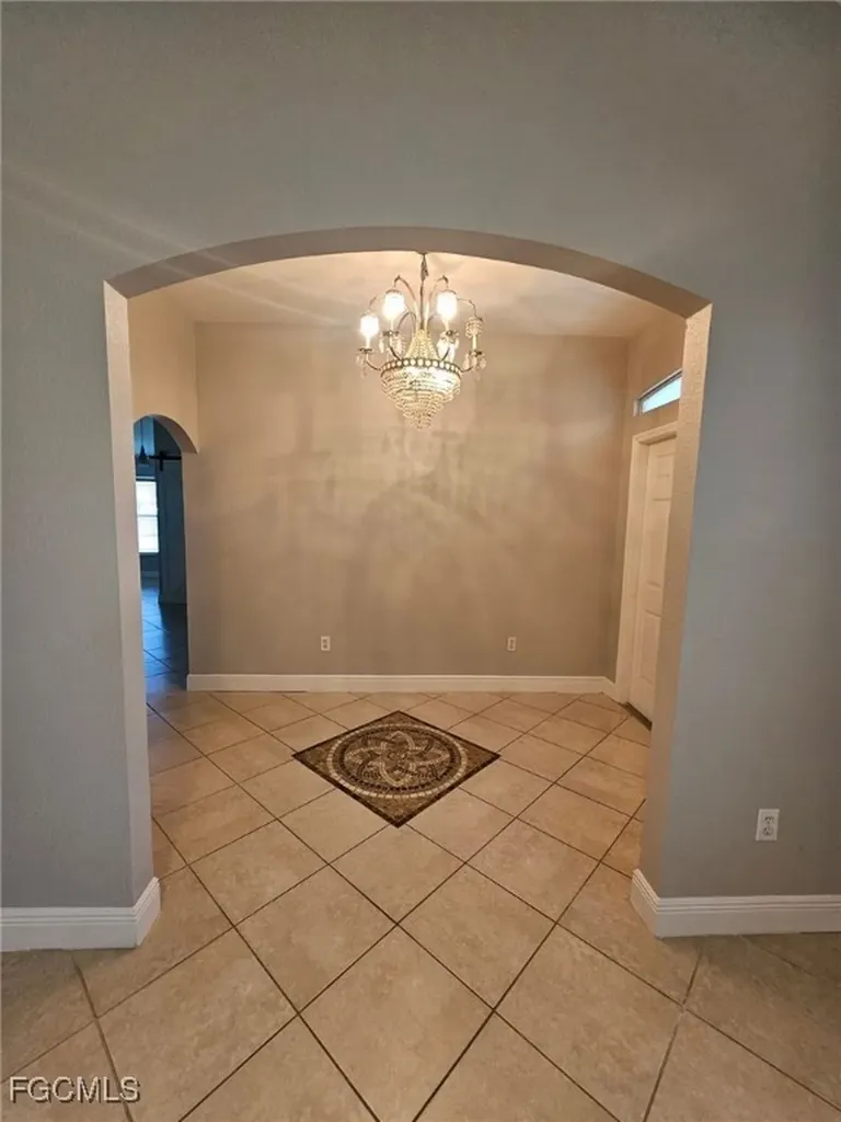 171 SE 21st Terrace Cape Coral FL 33990