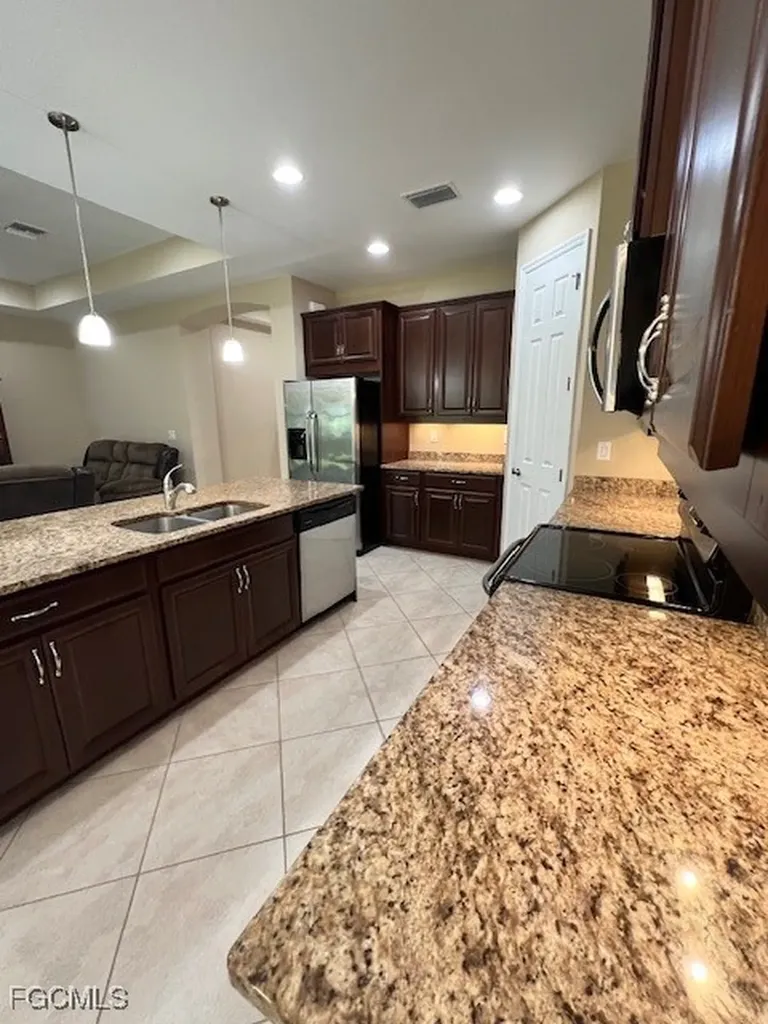1819 SW 39th Terrace Cape Coral FL 33914