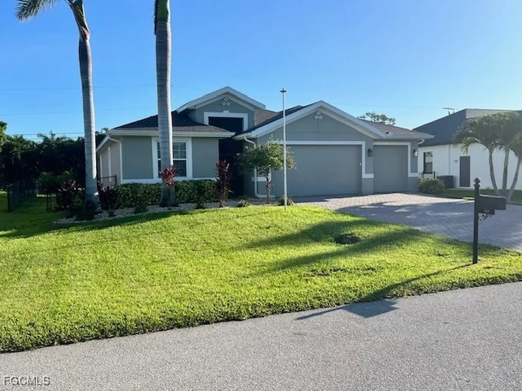 1819 SW 39th Terrace Cape Coral FL 33914