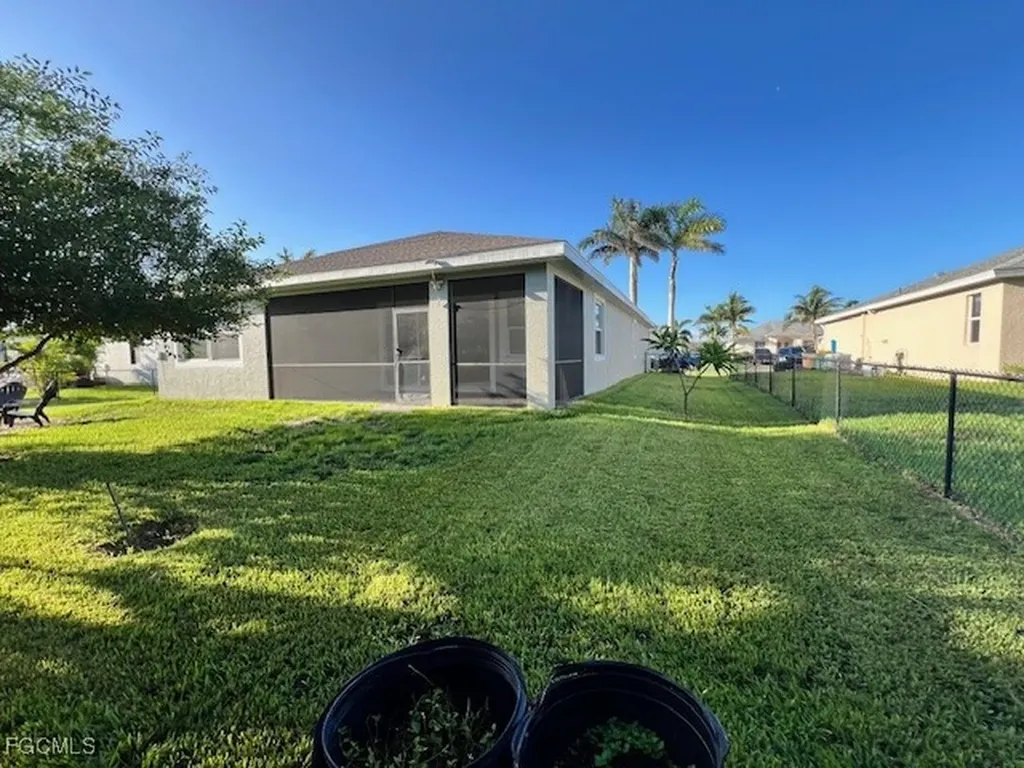 1819 SW 39th Terrace Cape Coral FL 33914