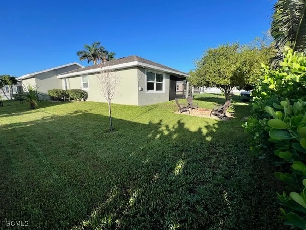 1819 SW 39th Terrace Cape Coral FL 33914