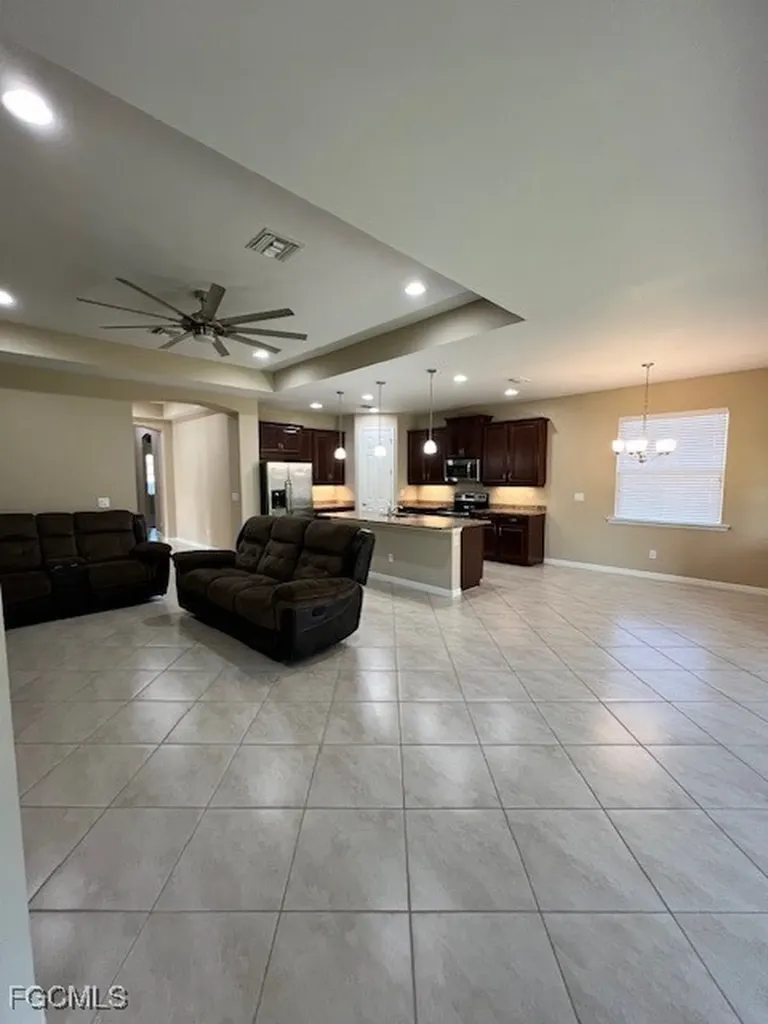 1819 SW 39th Terrace Cape Coral FL 33914