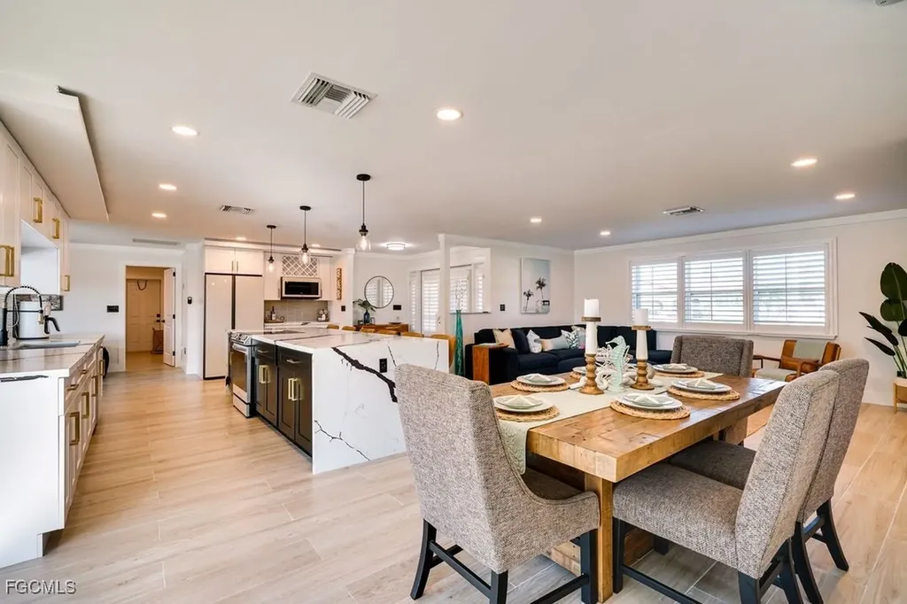 6359 Plumosa Avenue Fort Myers FL 33908