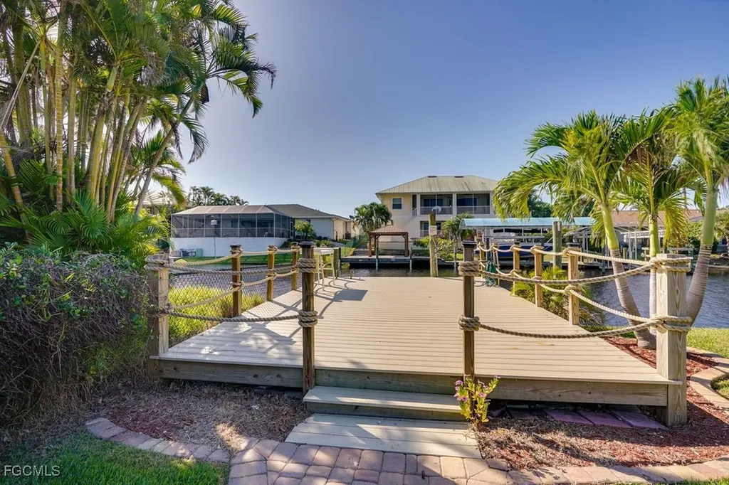 6359 Plumosa Avenue Fort Myers FL 33908