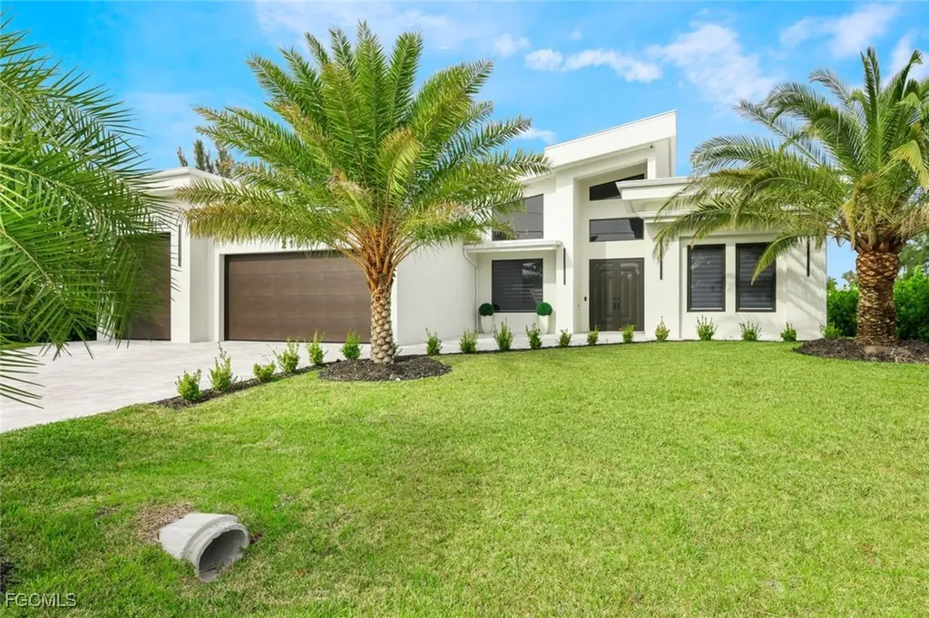 215 SE 28th Terrace Cape Coral FL 33904