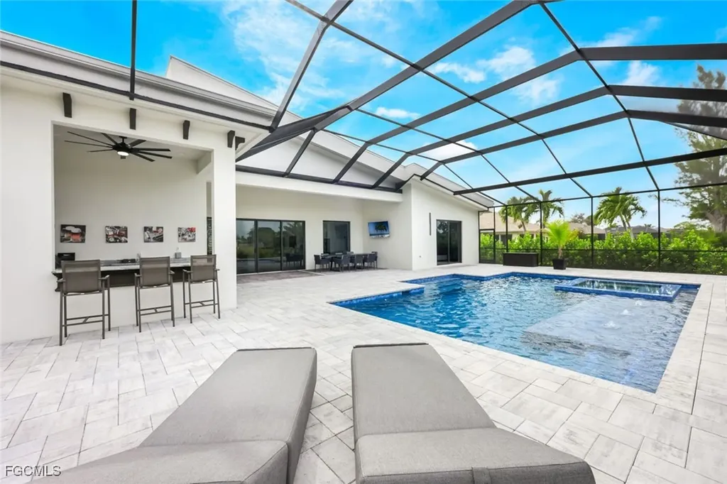 215 SE 28th Terrace Cape Coral FL 33904