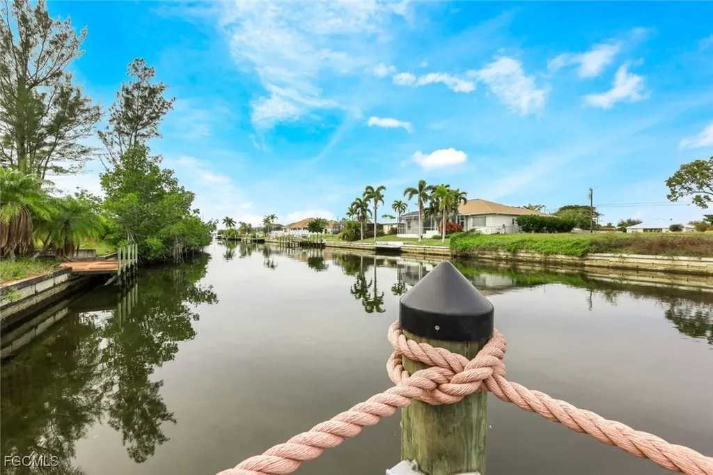 215 SE 28th Terrace Cape Coral FL 33904