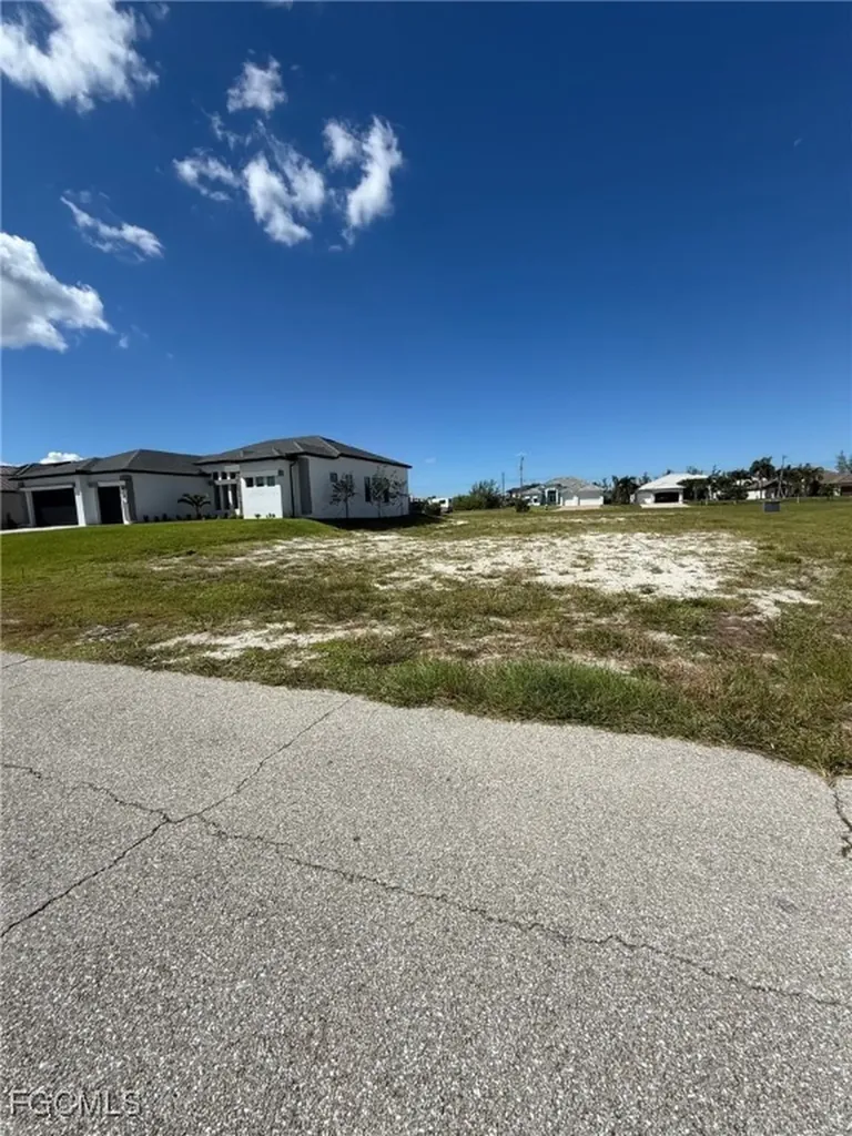602 NW 38th Avenue Cape Coral FL 33993