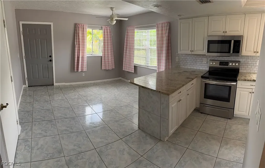 215 SE 15th Place Cape Coral FL 33990