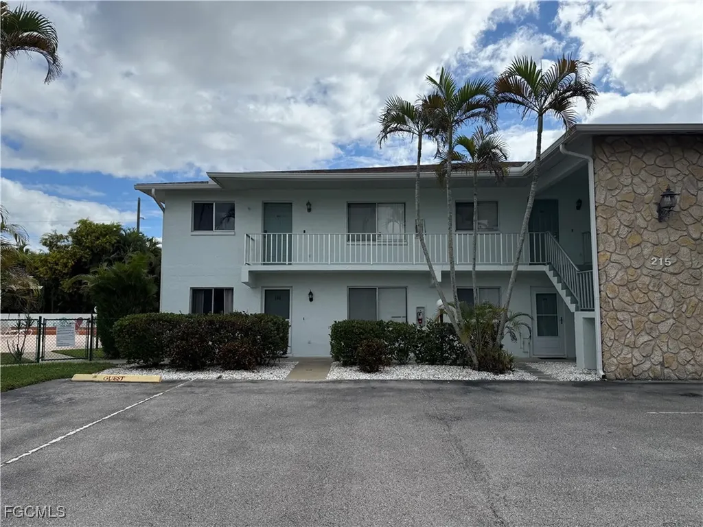 215 SE 15th Place Cape Coral FL 33990