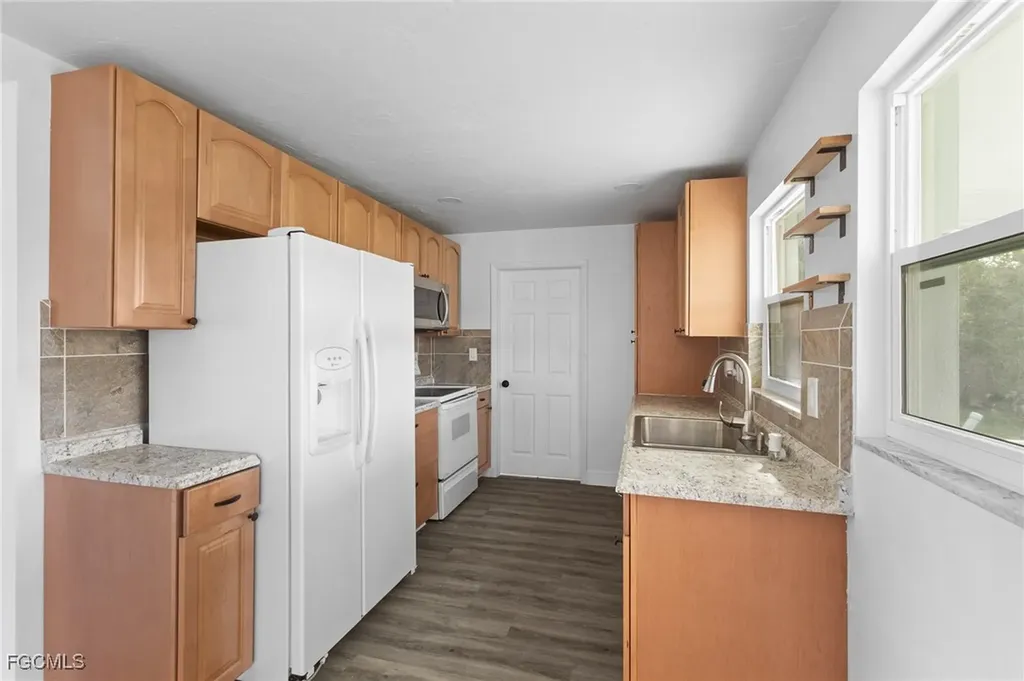 2014 SE 12th Terrace Cape Coral FL 33990