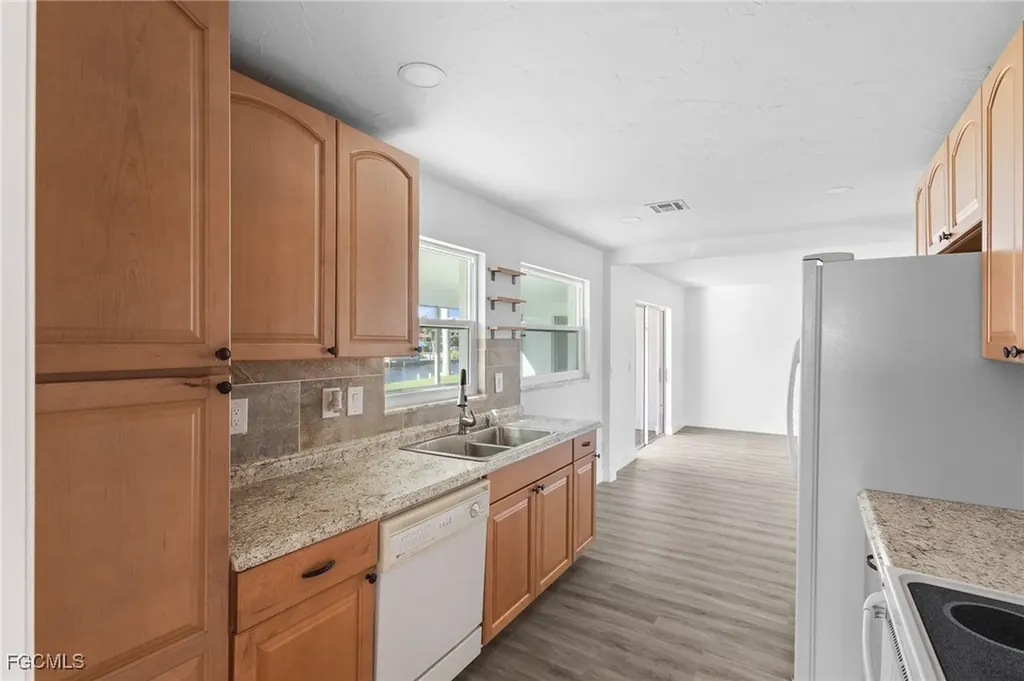 2014 SE 12th Terrace Cape Coral FL 33990