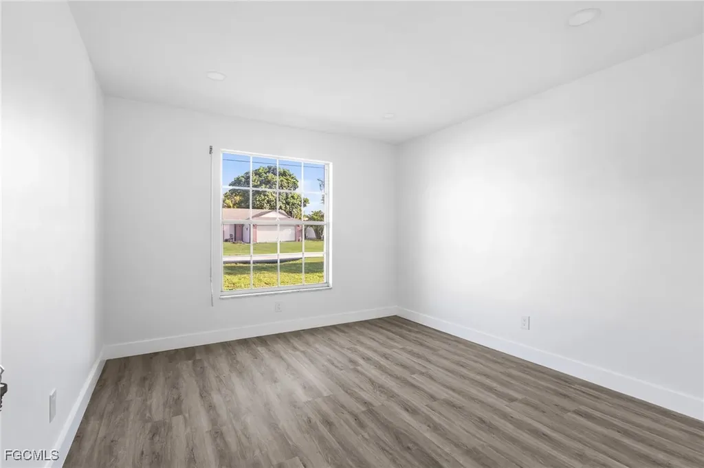 2014 SE 12th Terrace Cape Coral FL 33990