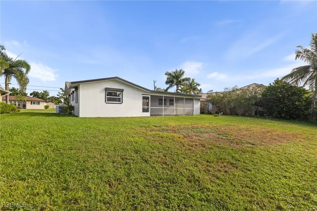 2014 SE 12th Terrace Cape Coral FL 33990