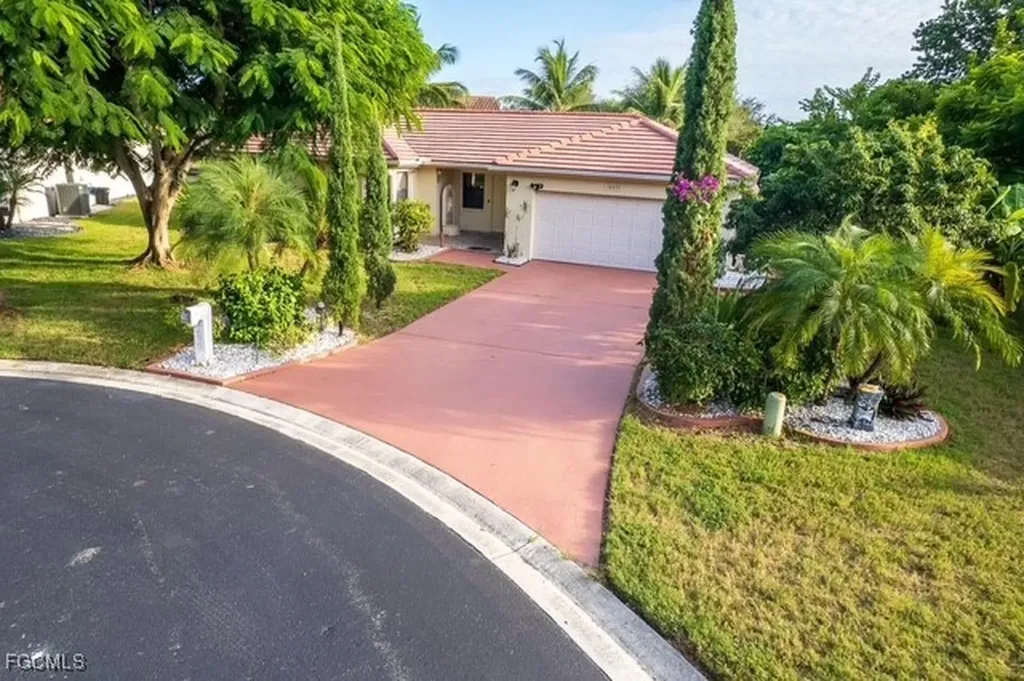 9697 Galley Court Fort Myers FL 33919