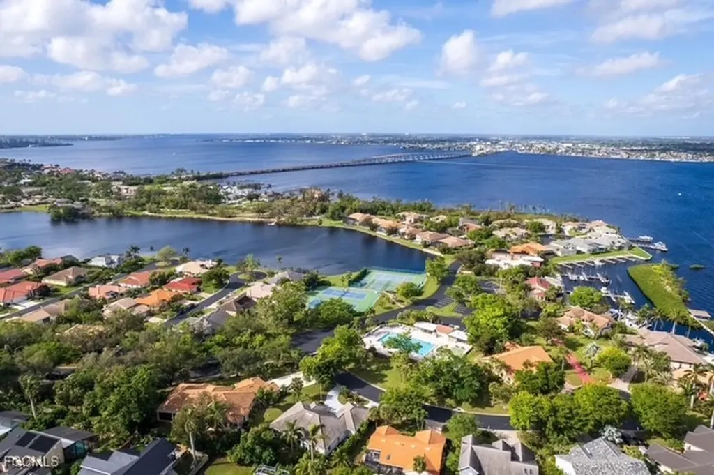 9697 Galley Court Fort Myers FL 33919