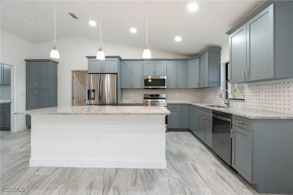7537 19th Terrace Labelle FL 33935