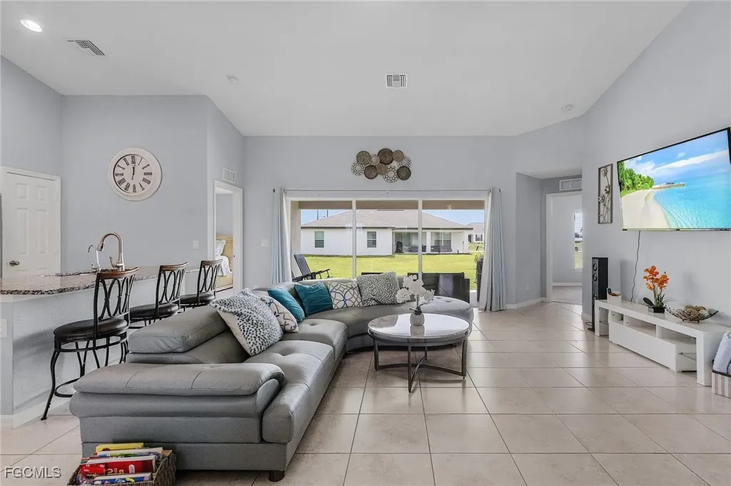 4049 NW 37th Avenue Cape Coral FL 33993