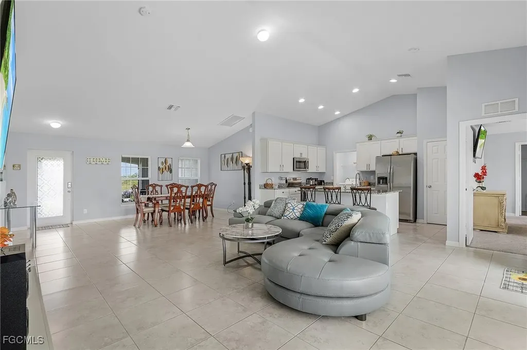 4049 NW 37th Avenue Cape Coral FL 33993