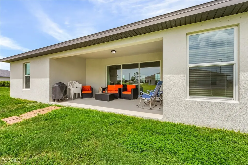 4049 NW 37th Avenue Cape Coral FL 33993