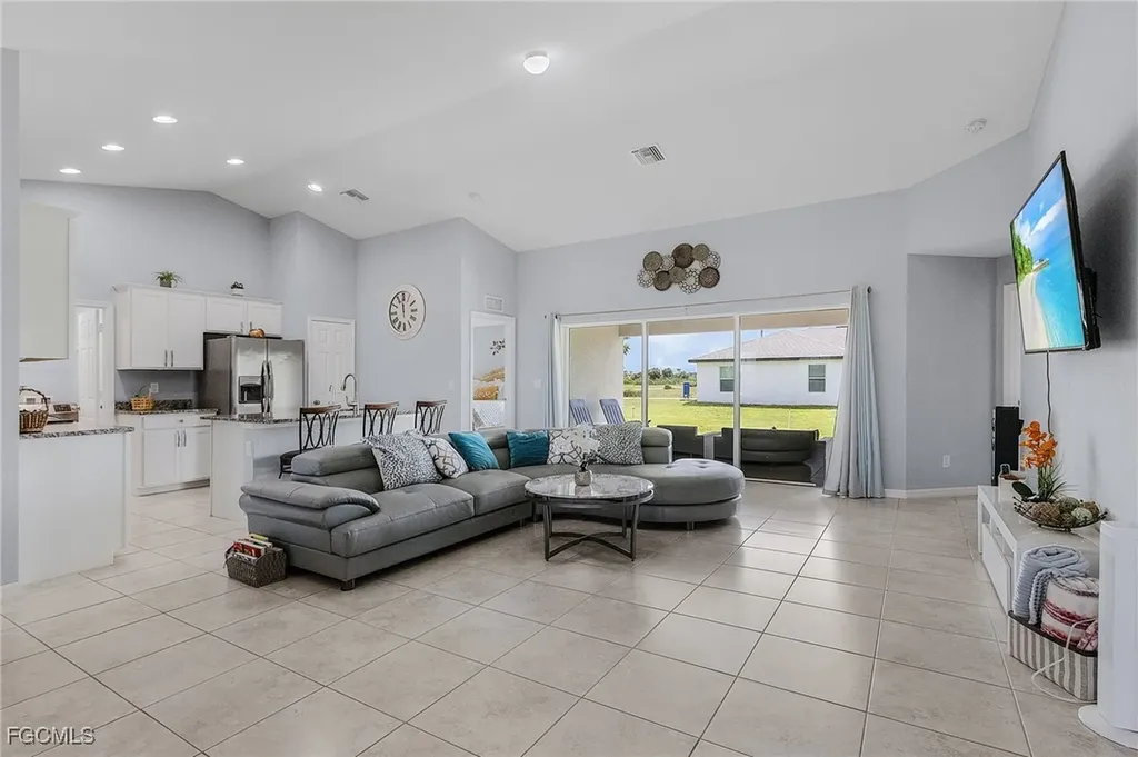 4049 NW 37th Avenue Cape Coral FL 33993