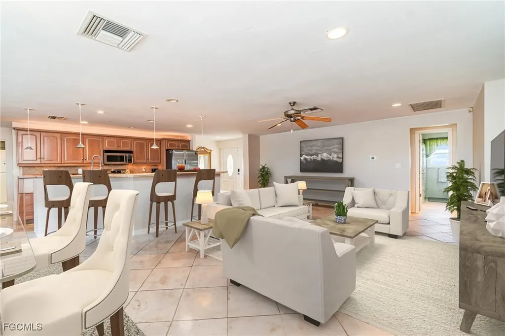 2019 SE 28th Terrace Cape Coral FL 33904