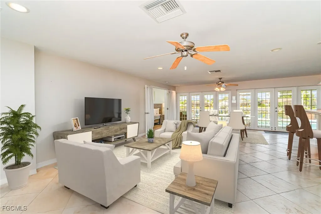 2019 SE 28th Terrace Cape Coral FL 33904