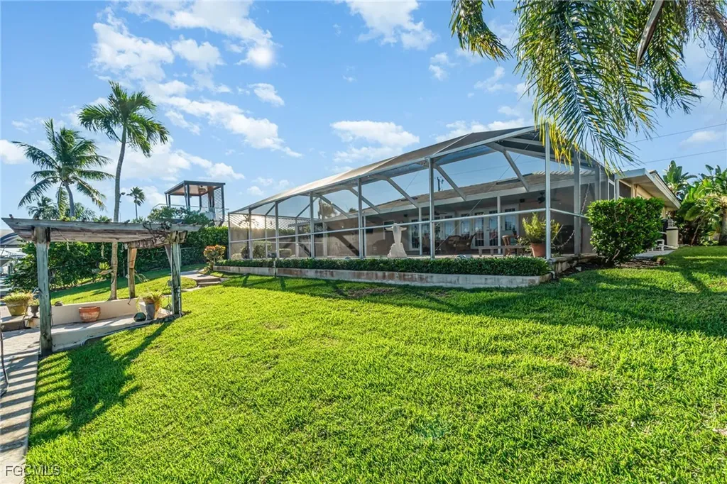 2019 SE 28th Terrace Cape Coral FL 33904