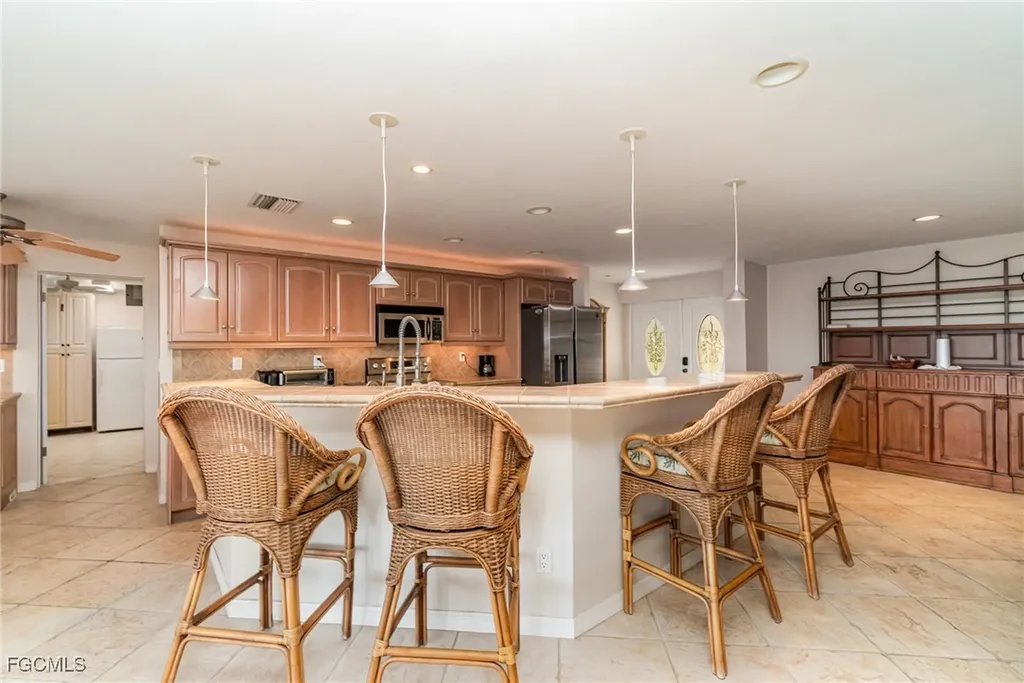 2019 SE 28th Terrace Cape Coral FL 33904