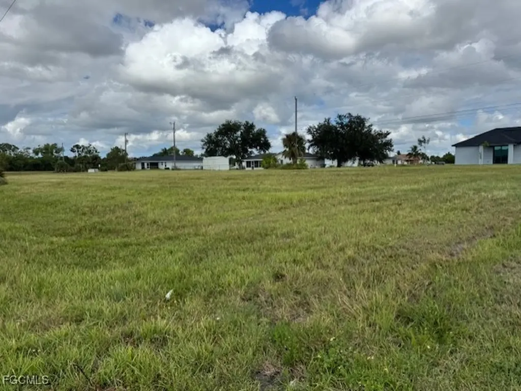 1935 Kismet Parkway E Cape Coral FL 33909