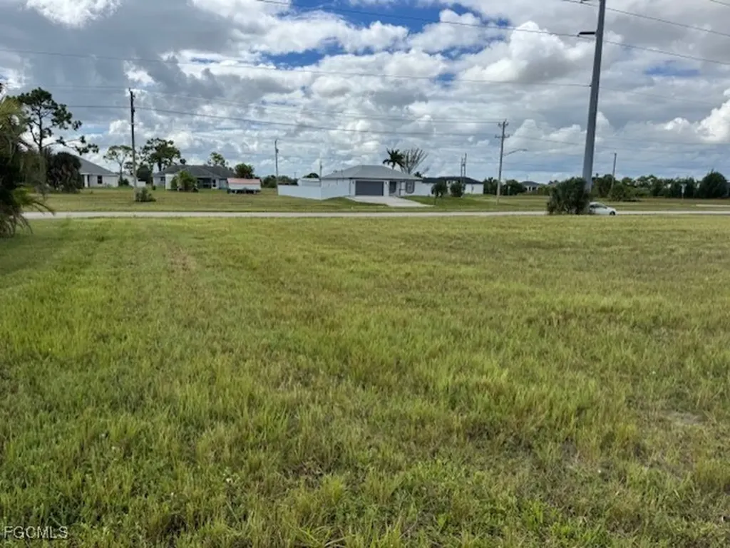 1935 Kismet Parkway E Cape Coral FL 33909