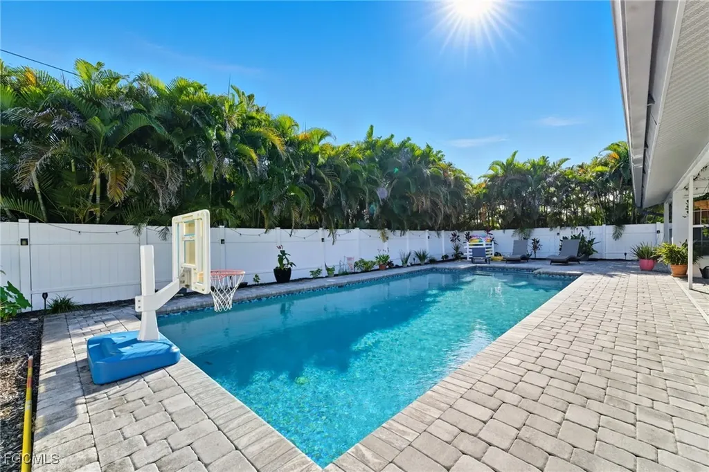 1310 SW 19th Lane Cape Coral FL 33991