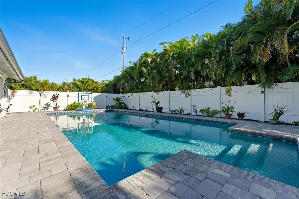 1310 SW 19th Lane Cape Coral FL 33991